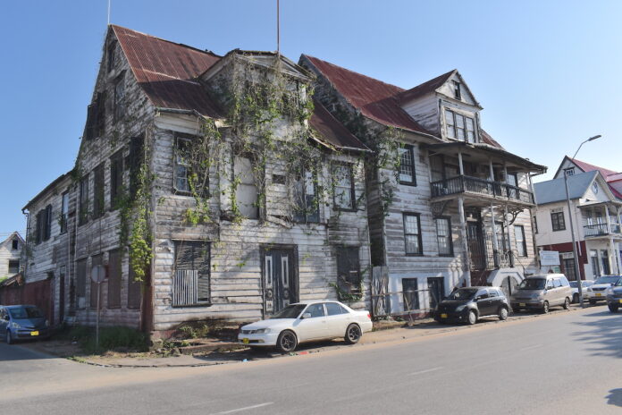 Renovatie 3 monumentale panden historische binnenstad van Paramaribo