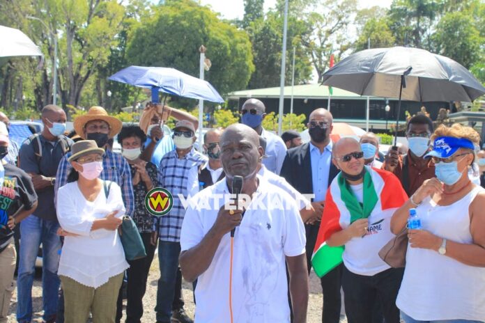 Protest tegen vaccinatie-dwang in Suriname