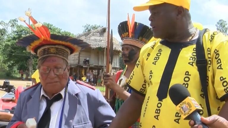 Oud-granman Ashongo Alalaparoe overleden aan gevolgen COVID-19