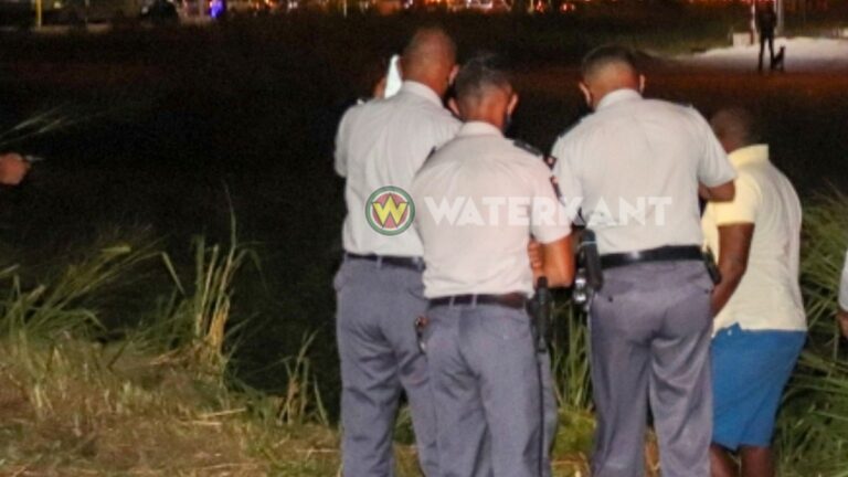 Drie politiemannen Nickerie buiten functie gesteld voor afpersing