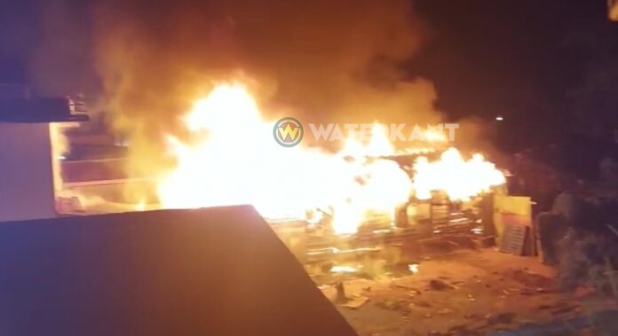 VIDEO: Brandweer weet erger te voorkomen bij felle brand in Nickerie