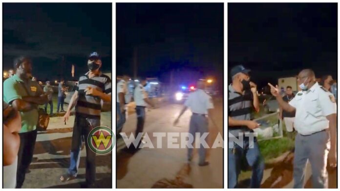 VIDEO: Politie treedt hard op tegen actievoerders die weg barricaderen