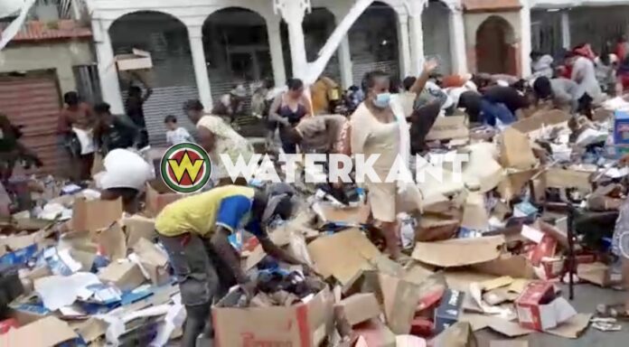 VIDEO: Plunderingen na ontruiming bij SuriShopping