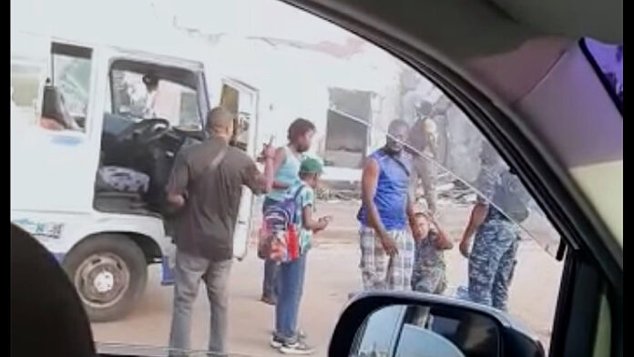 VIDEO: Onderzoek naar mishandeling militair door buschauffeur