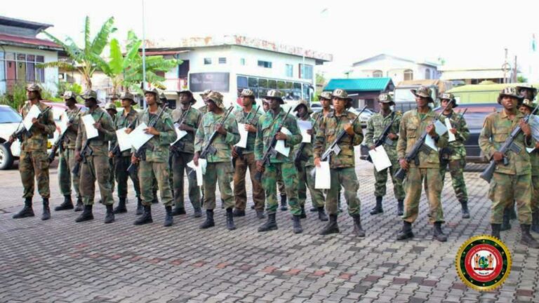 Gevechtscursus voor studenten Surinaamse Militaire School achter de rug