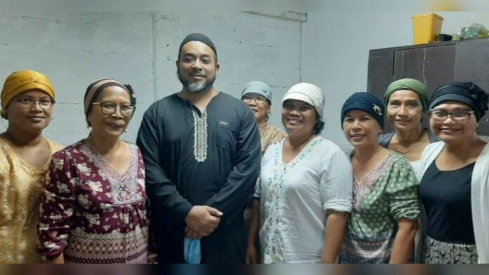 Minister Somohardjo bezoekt meer dan 50 moskeeën tijdens Ramadan