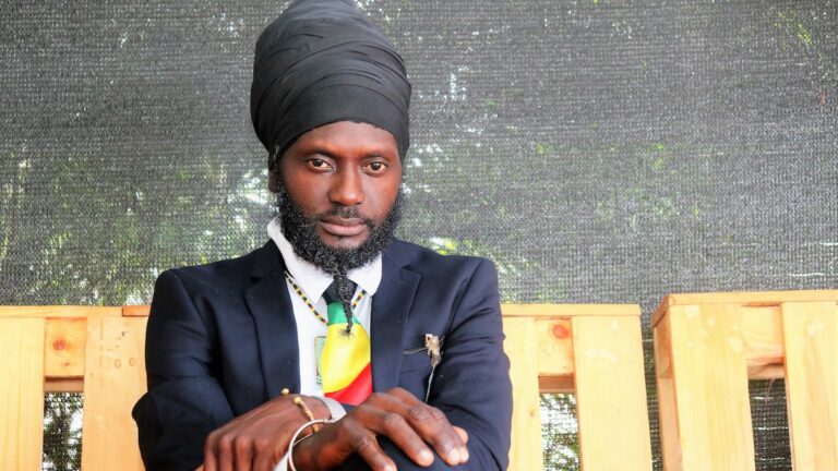 Freddy Main nieuwe Rastafari-vertegenwoordiger in Reparatie Commissie