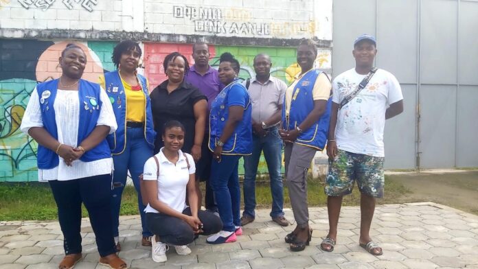 Kiwani’s Club Paramaribo Central betrekt jonge gedetineerden in Art and Paint Project