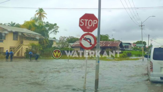 Wateroverlast in Suriname