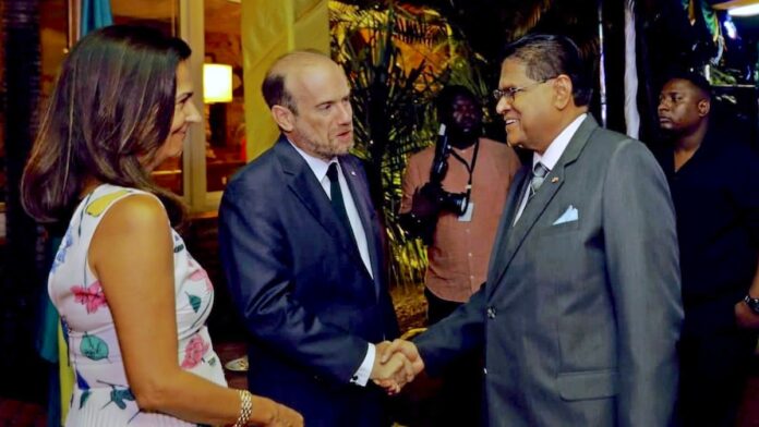 Raphael Azeredo, ambassadeur van de Federatieve Republiek van Brazilië voor Suriname