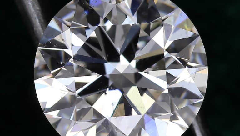 Verdachten met gestolen diamanten aangehouden