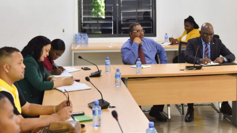Juspol ontvangt IDB vertegenwoordigers voor technische assistentie AML/CFT-strategie Suriname