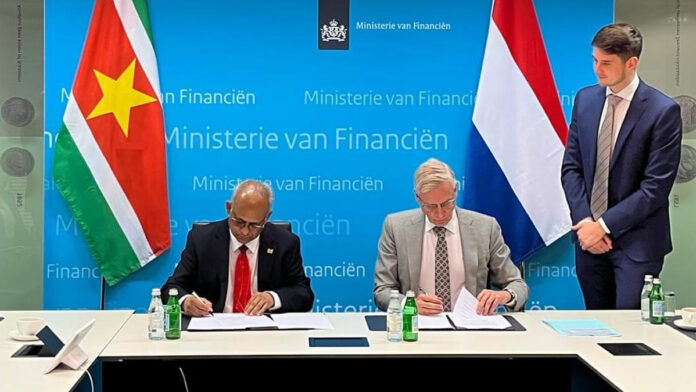 Suriname en Nederland ondertekenen overeenkomst schuldherschikking-paris club