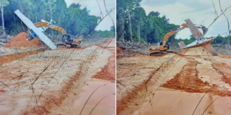 Politie doet onderzoek naar vliegtuig dat was begraven in Oost-Suriname