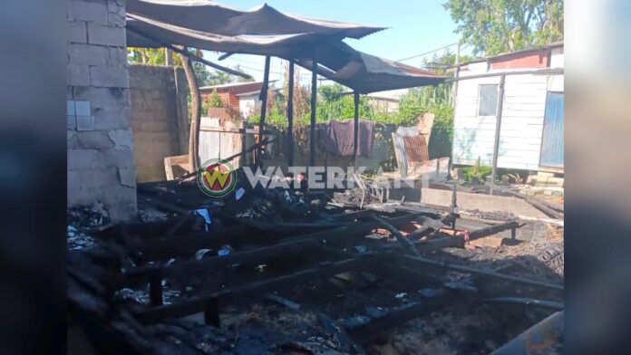 Gezin van vier dakloos door woningbrand
