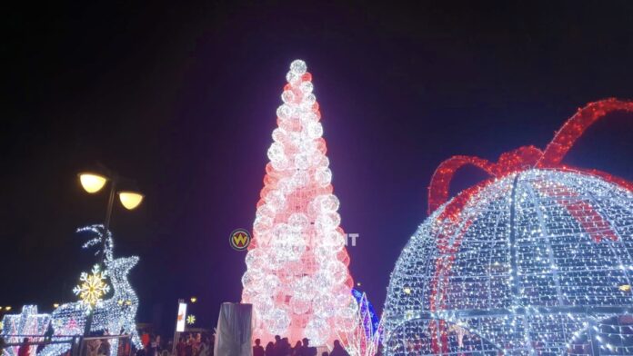 'Enchanted Christmas Forest' op Onafhankelijkheidsplein geopend