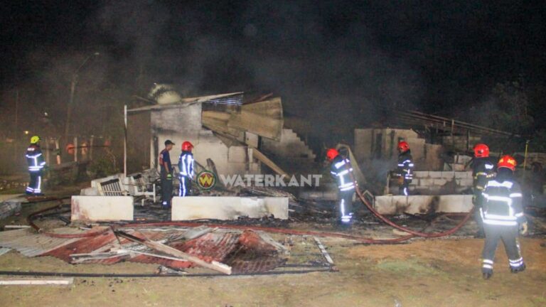 Woning Kamponglaan compleet verwoest door brand