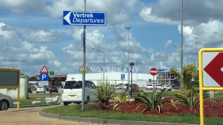 Vertrek luchthaven Zanderij in Suriname