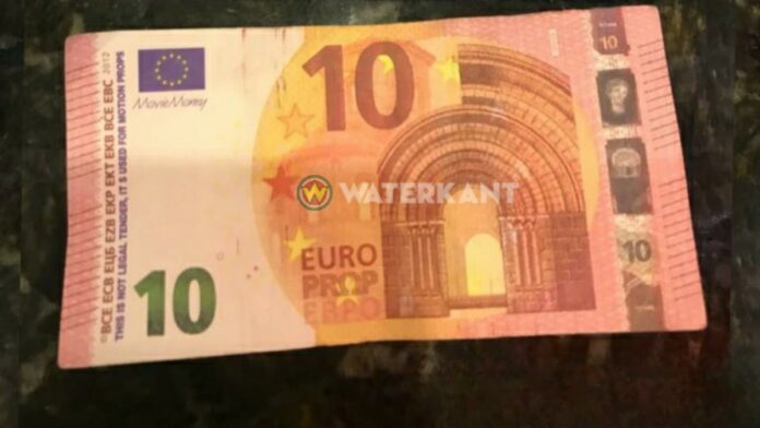 Een vals 10 euro biljet (movie money)