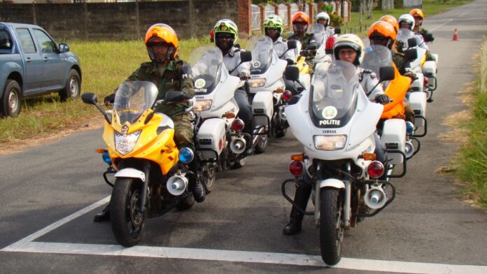 Manschappen Korps Militaire Politie en Korps Politie Suriname