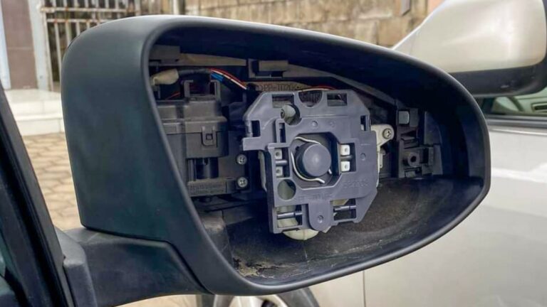 auto-zijspiegel-gestolen
