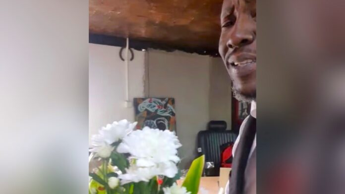Wayne stuurt bloemen voor agressieve D&F mannen als aanzet tot verzoening