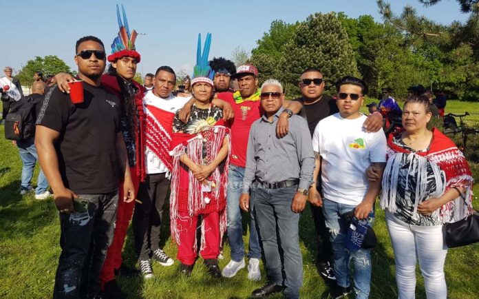VIDEO: Inheemsen in Nederland steunen broeders in Suriname