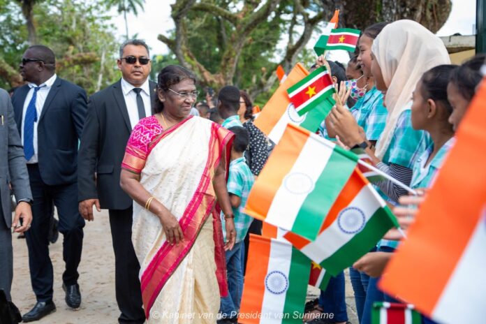 Indiase president onder de indruk van de eenheid en diversiteit in Suriname