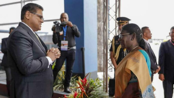 President Droupadi Murmu van India aangekomen in Suriname