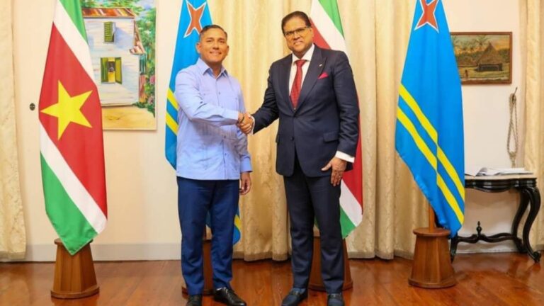 Arubaanse vicepremier Arends bezoekt president Santokhi