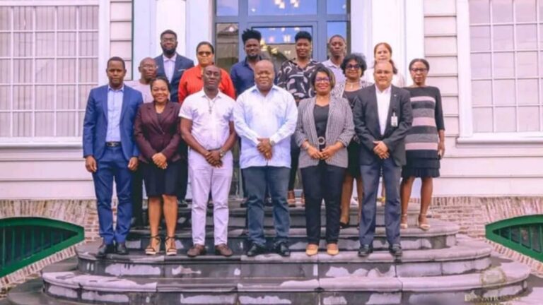 DNA-voorzitter heeft onderhoud met Frans-Guyanese burgermeesters