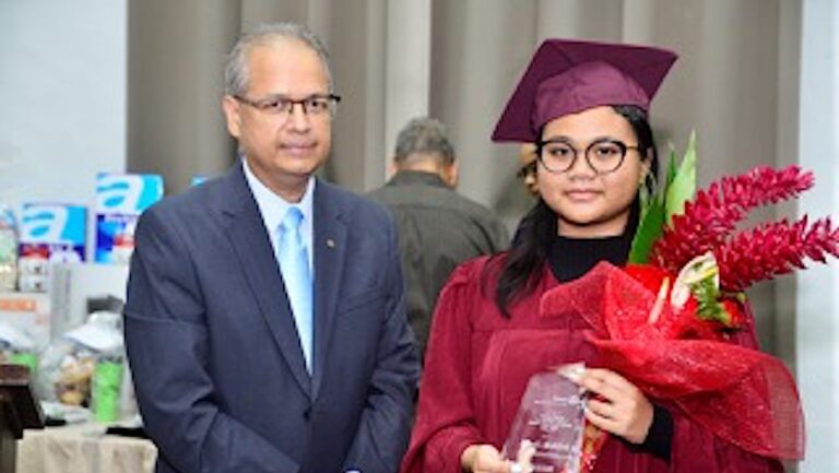 Miracle Adillah winnaar van de 37ste Rotary VOS Student Excellence Award
