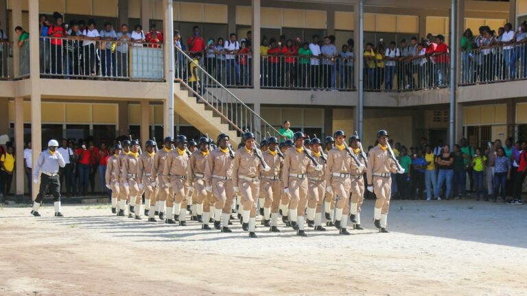 Korps Penitentiaire Ambtenaren houdt drilsessies op scholen