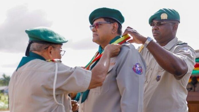 President geïnstalleerd als Chief Scout van de padvinderij in Suriname