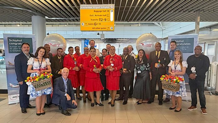 Surinam Airways viert 50 jaar vluchten tussen Paramaribo en Schiphol