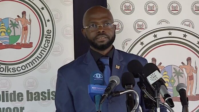 Misiekaba: aangifte tegen ex-minister Ramadhin na verdwijnen van goederen ter waarde van SRD 1 miljoen