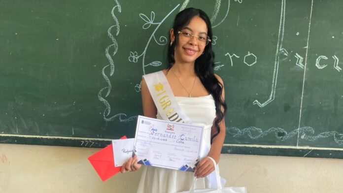 Eerste Cubaanse leerling ooit geslaagd aan A.T. Calorschool