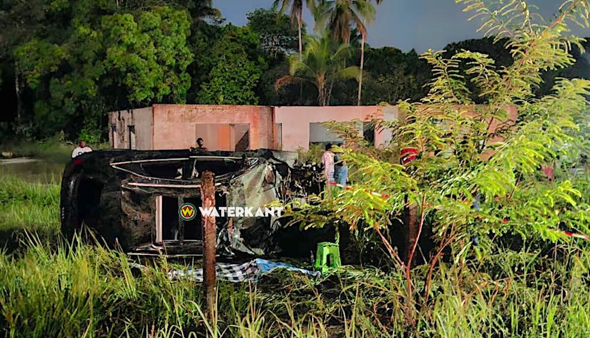 Driver dies in solo rollover crash on Kennedyweg in Suriname