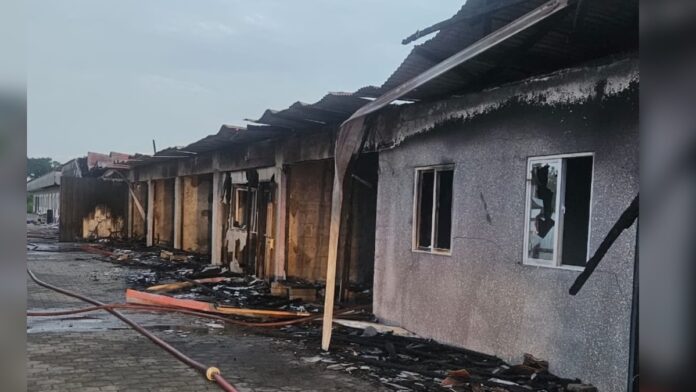 Appartement politieambtenaar zwaar getroffen bij brand complex: groot deel inboedel verloren