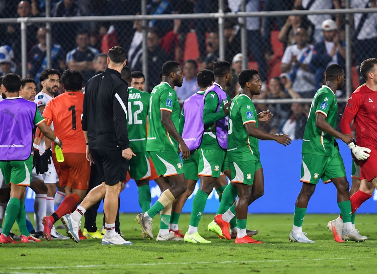 Suriname verliest van Guatemala in beladen duel met rode kaart en racisme