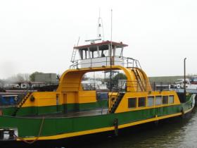 Voor Suriname opgeknapte veerboot ligt nog in Rotterdam