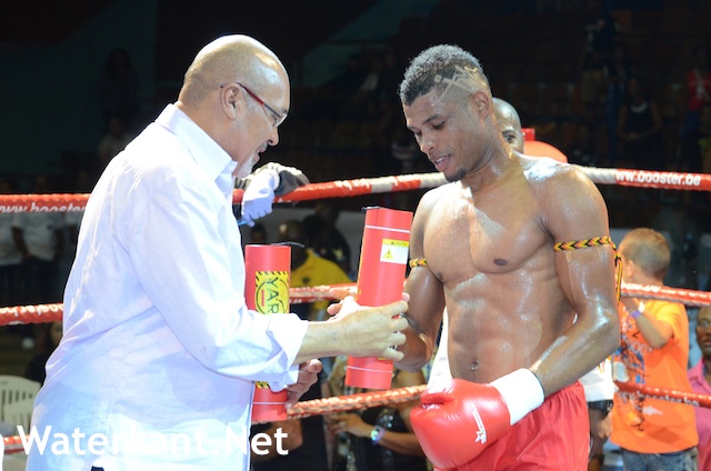 Bouterse feliciteert Andy ‘The Machine’ Ristie