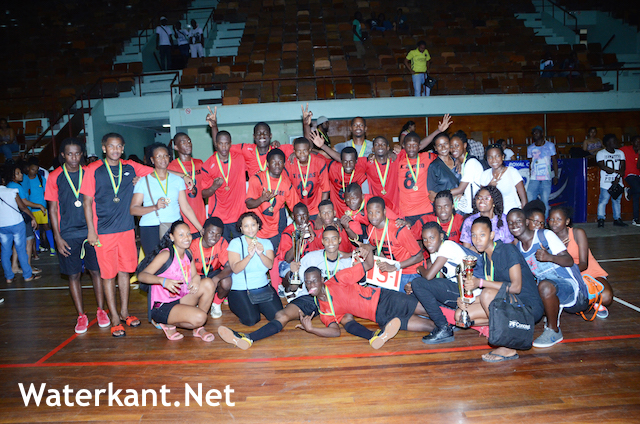 STS 1 kampioen scholencompetitie Suriname