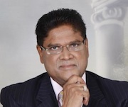 VHP voorzitter Chandrikapersad Santokhi in A’dam