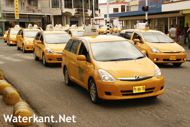 Suriname Taxi Centrale bestaat 1 jaar