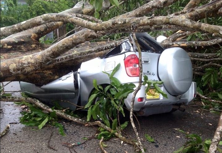 Onweer eist dode en brengt schade in Suriname